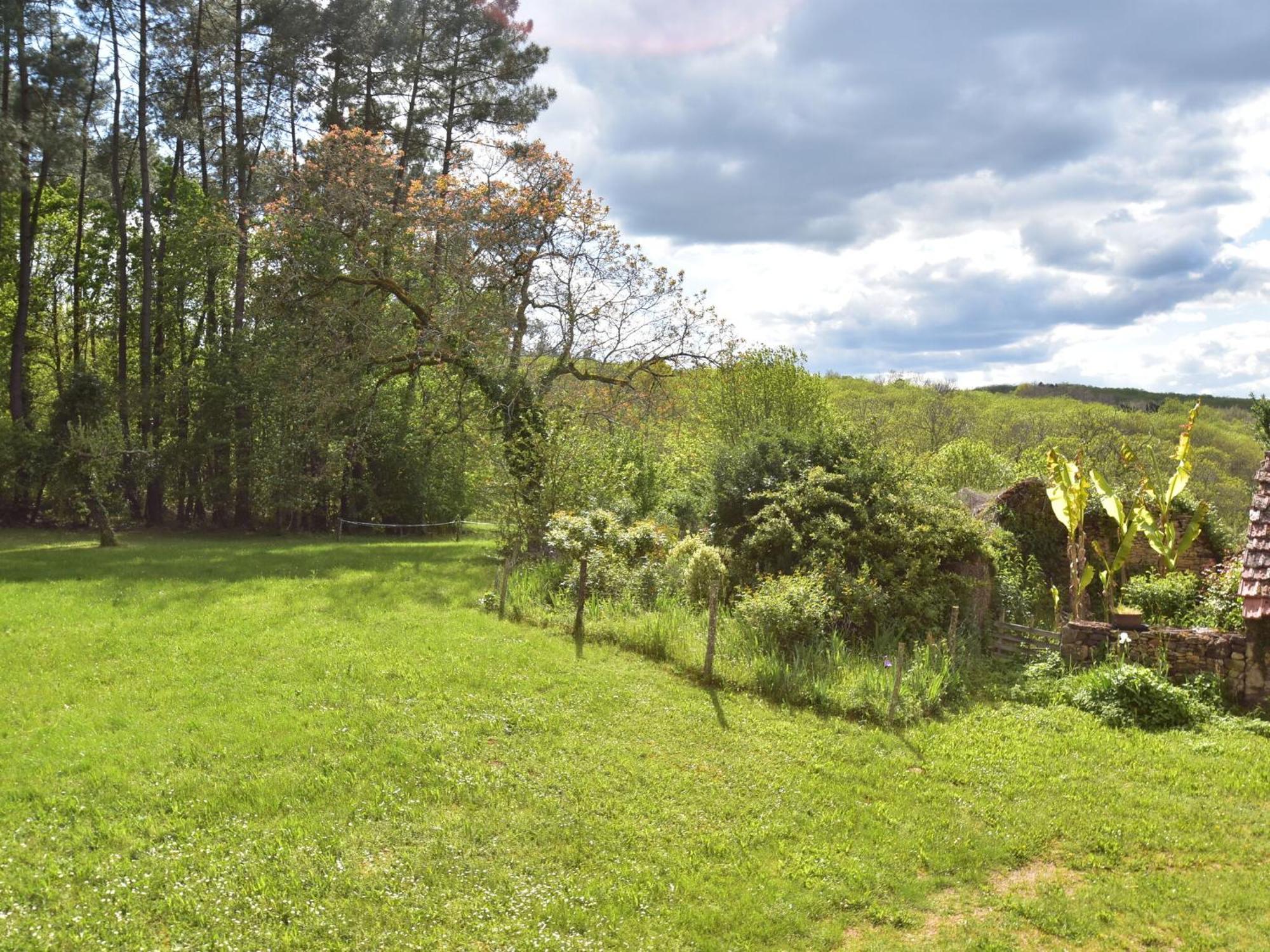 Cosy Holiday Home In Lantheuil With Garden Villefranche-du-Perigord Exterior photo