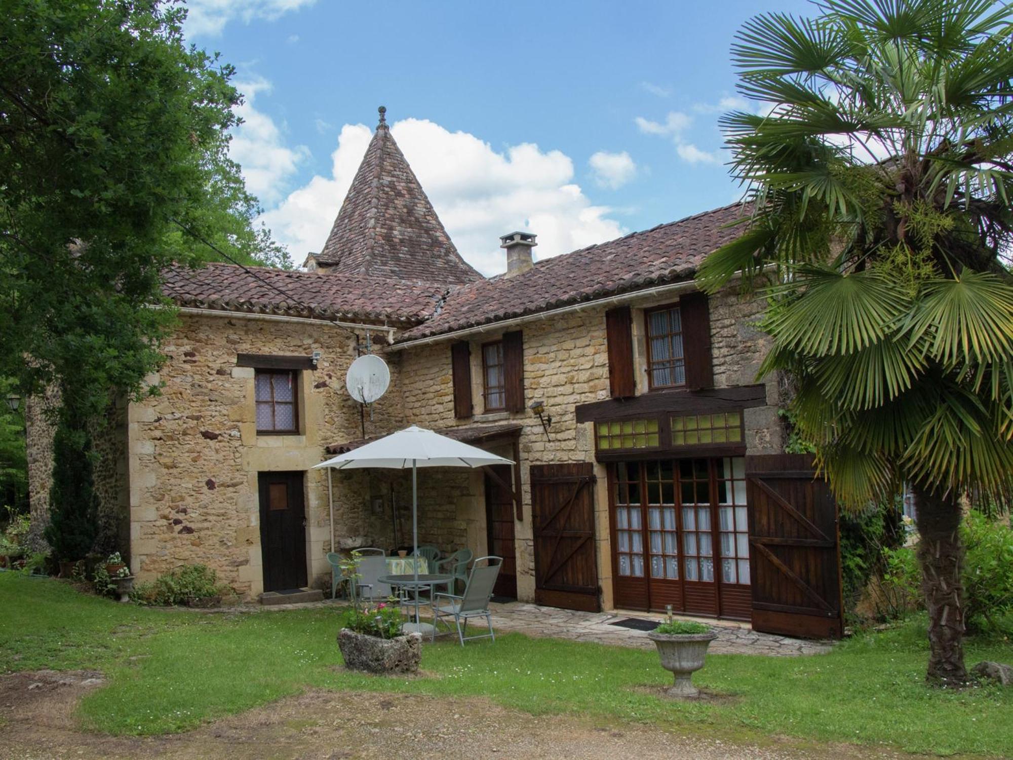 Cosy Holiday Home In Lantheuil With Garden Villefranche-du-Perigord Exterior photo